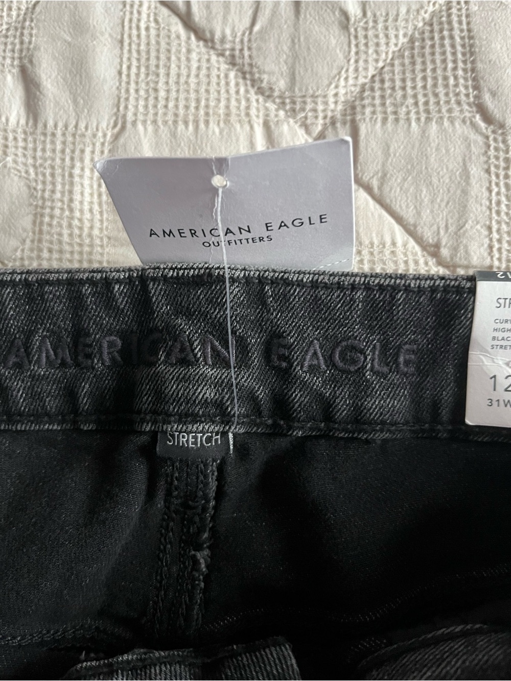 American Eagle CURVY DREAMY DRAPE
SUPER HIGH-RISE
BAGGY WIDE LEG Size 12 - Picture 4 of 8